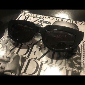 💫BRAND NEW DEZI “ON READ” Sunglasses💫